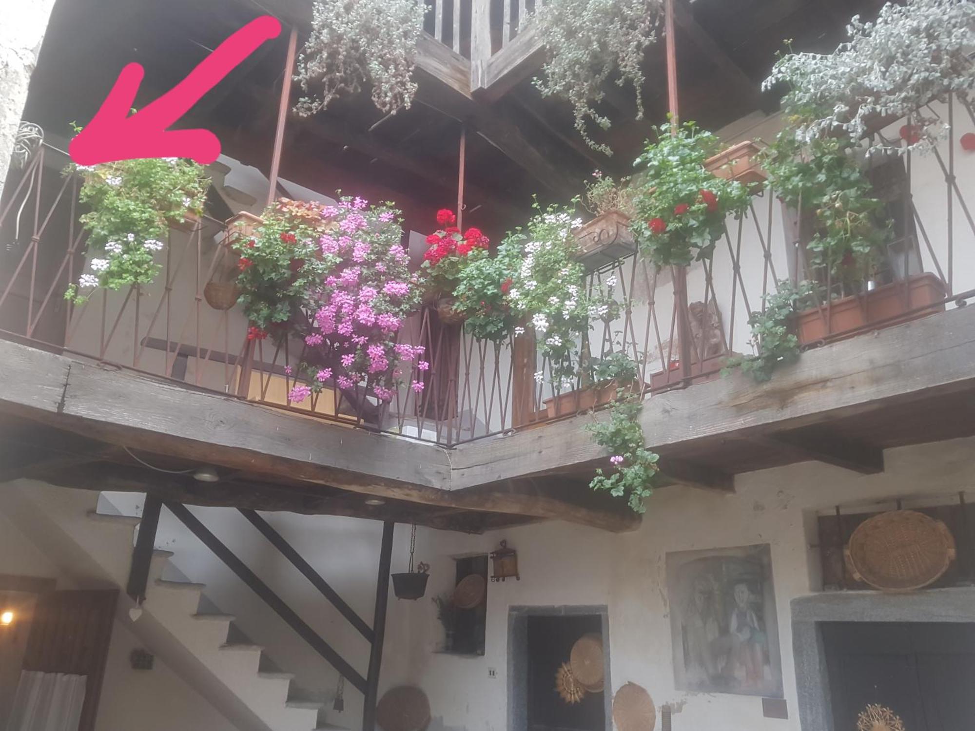 La Corte Del Poeta Arcumeggia Luaran gambar